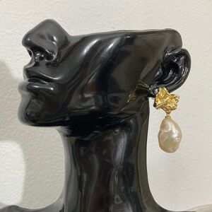 Elegant Gold and Pearl Drop Earrings